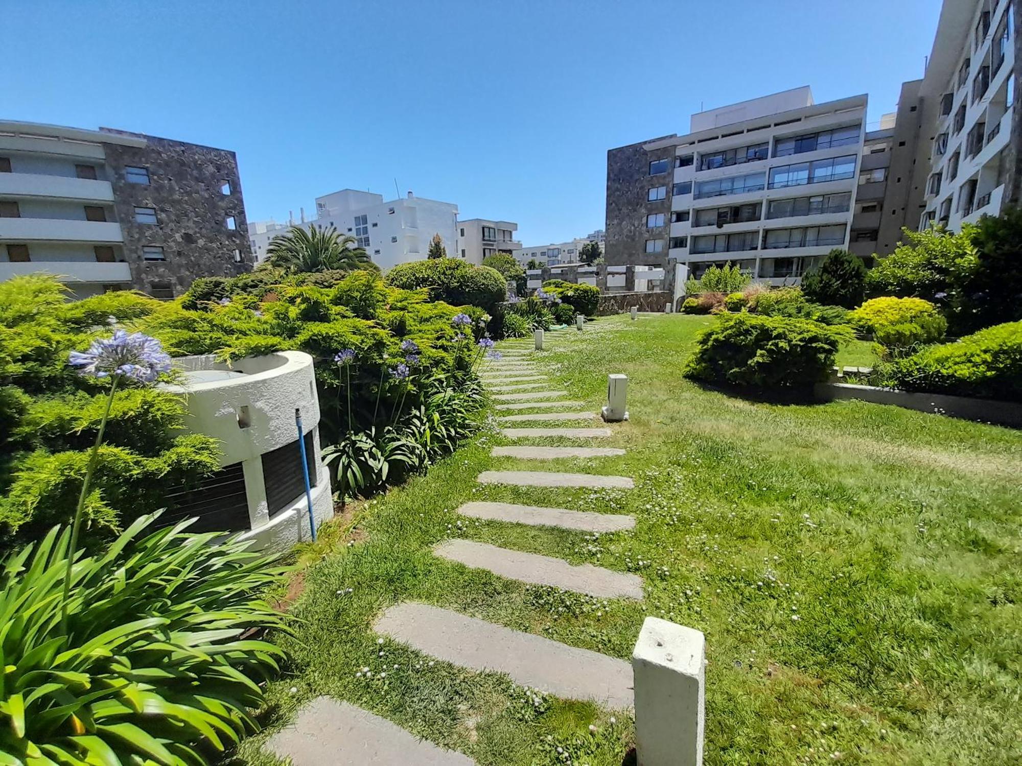 Apartamento En Pleno Centro De Renaca *